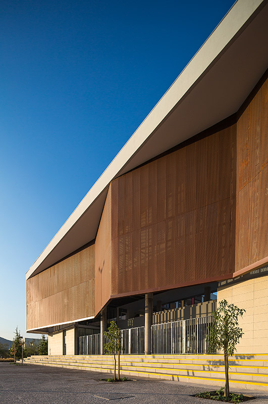 HUNTER DOUGLAS