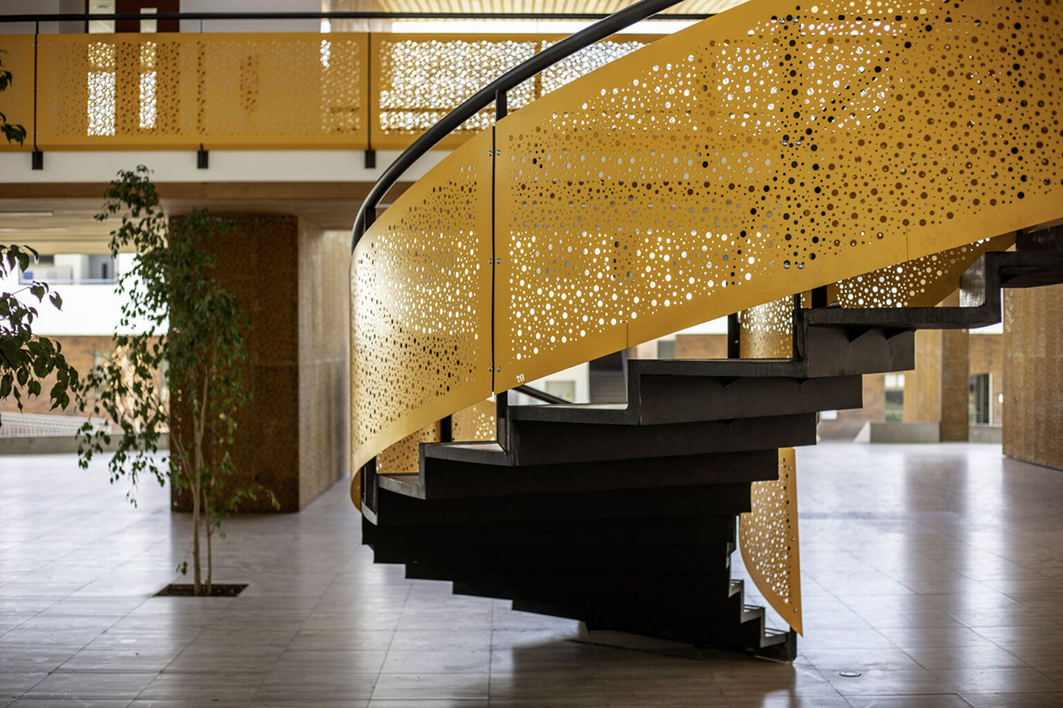 HUNTER DOUGLAS